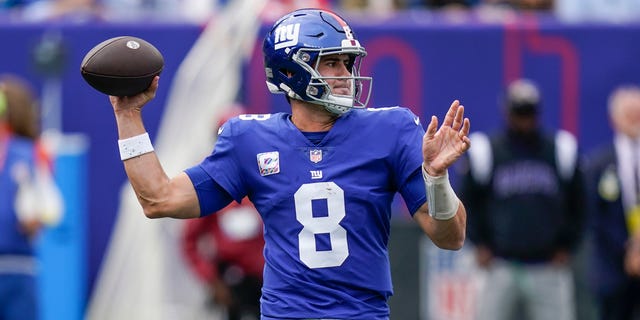 New York Giants quarterback Daniel Jones (8) throws a pass during the first half of an NFL football game against the Baltimore Ravens Sunday, Oct. 16, 2022, in East Rutherford, N.J.