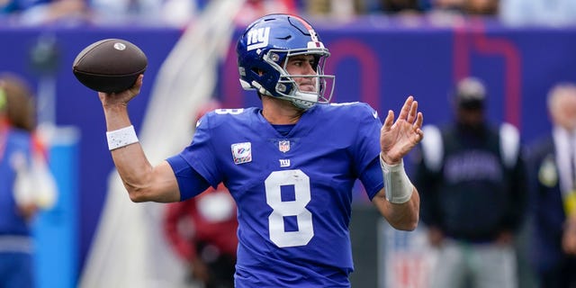 New York Giants quarterback Daniel Jones (8) throws a pass during the first half of an NFL football game against the Baltimore Ravens Sunday, Oct. 16, 2022, in East Rutherford, N.J.