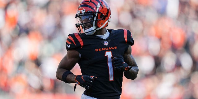 Ja'Marr Chase on field
