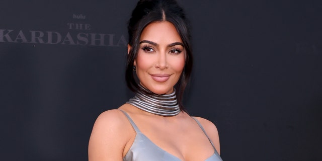 Kim Kardashian bei der Premiere ihres neuen Hulu-Films auf dem roten Teppich