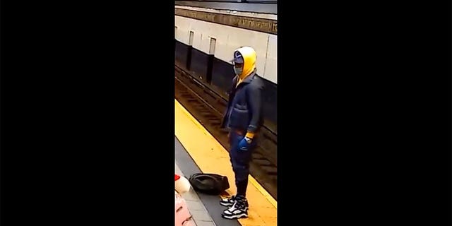 A look at the suspect wanted for shoving a man onto subway tracks in Brooklyn, New York.