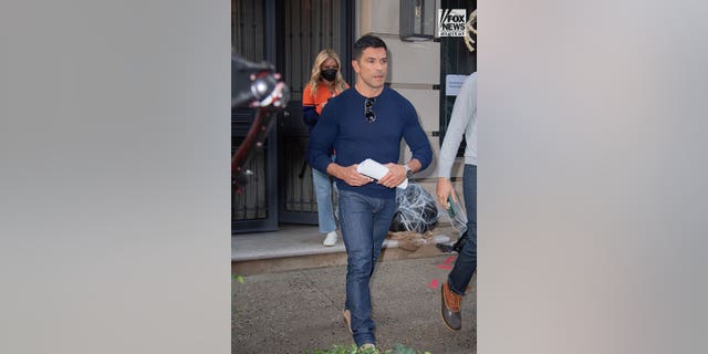 Kelly Ripa's book was criticized by Katie Lee Gifford, who previously hosted "Live!" with Regis Philbin.