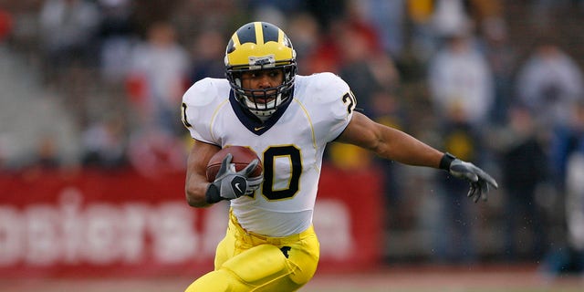 Then-Michigan running back Mike Hart runs for yardage during action between the Michigan Wolverines and Indiana Hoosiers at Memorial Stadium in Bloomington, Indiana on November 11, 2006.  Michigan won 34-3.