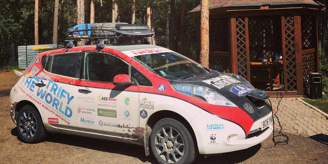 Ze namen eerder deel aan de 10.000 mijl lange Mongol Rally in een Nissan Leaf.