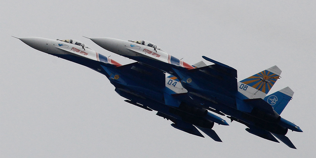 A pair of Su-27 fighter planes