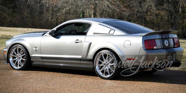 Shinn auctioned a 2009 Mustang Shelby GT500 to raise money for Ukraine relief.