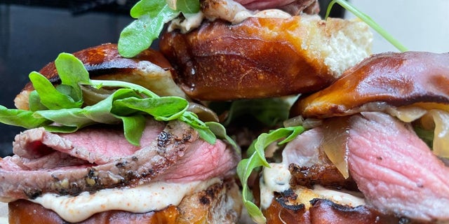 Chef Ryan Scott joined "Fox &amp; Friends Weekend" to share his recipe for pepper-crusted steakhouse pretzel sliders.