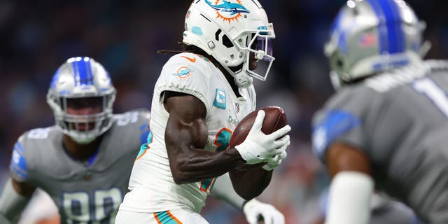 Tua Tagovailoa Tyreek Hill Light Up Lions In Dolphins Comeback Win