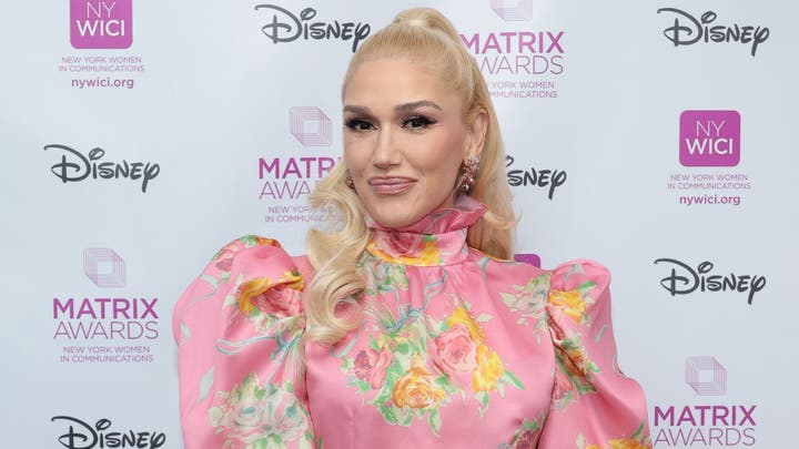 Gwen Stefani and Blake Shelton announce engagement