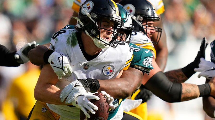 Pittsburgh Steelers Lose Kenny Pickett in Blowout to Texans - Sports  Illustrated Pittsburgh Steelers News, Analysis and More