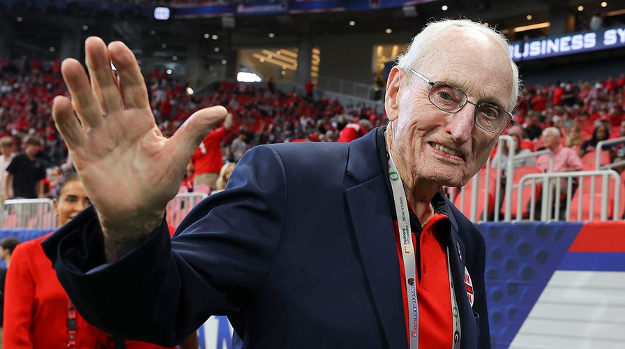 Legendary Georgia football coach Vince Dooley dead at age 90 | Fox News