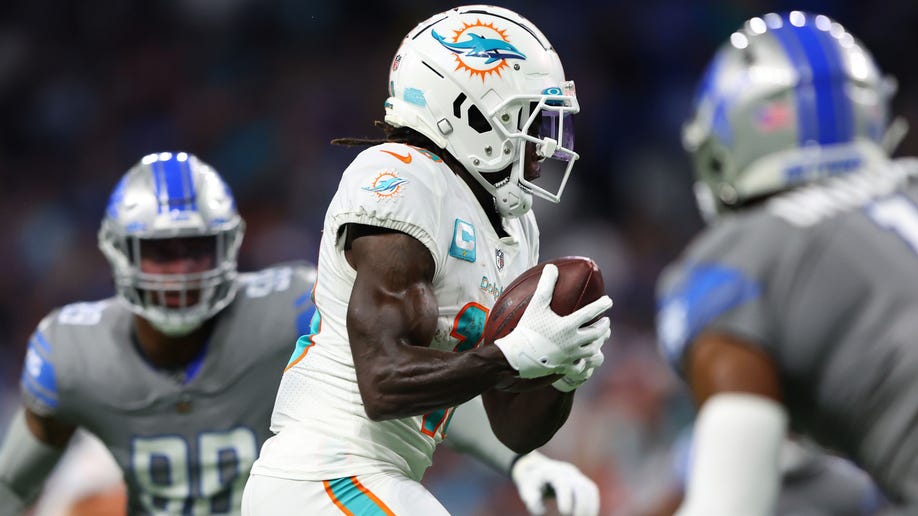 3 reasons Chiefs fleeced Dolphins by trading Tyreek Hill for 5