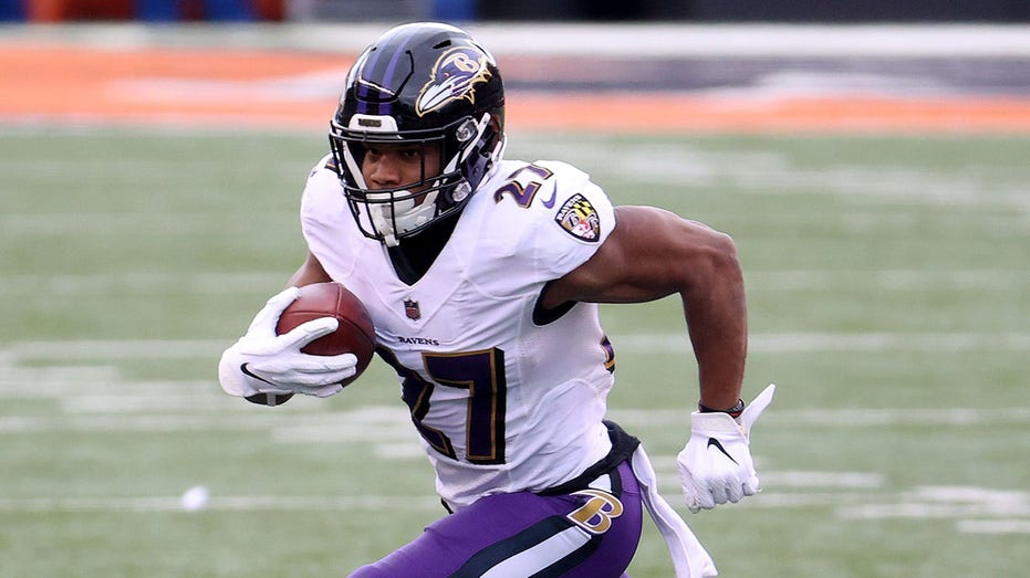 Chargers sign JK Dobbins to 1-year deal as Jim Harbaugh brings in another ex-Ravens player: reports