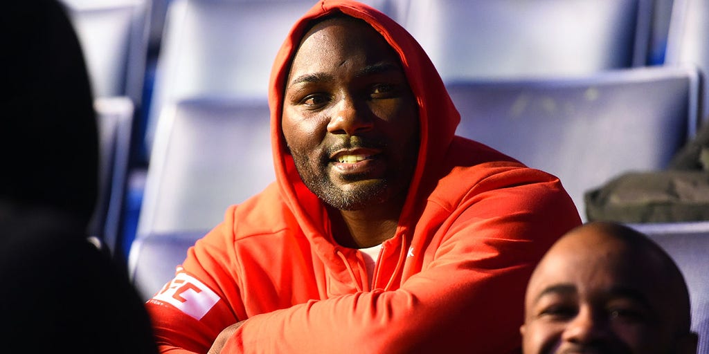 Ex-UFC star Anthony Johnson dead at 38 after battle with illness 