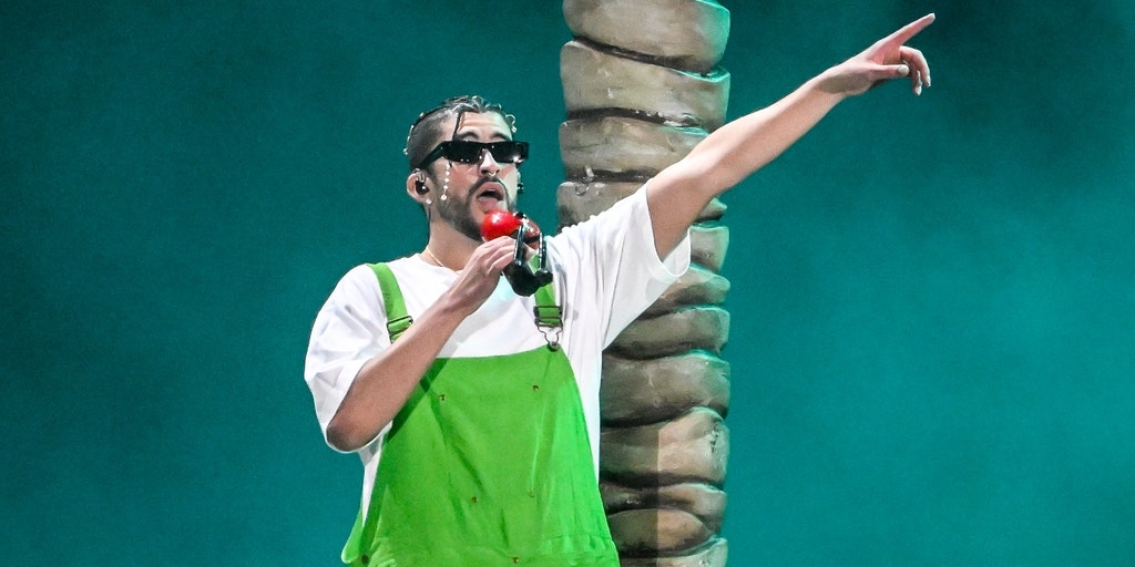 Spotify releases 2022 Spotify Wrapped: Bad Bunny, Taylor Swift and Drake among top artists - Vimarsana News