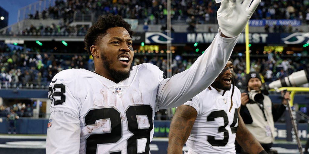 Josh Jacobs Issues Apology to Raiders Fans for Changing Number