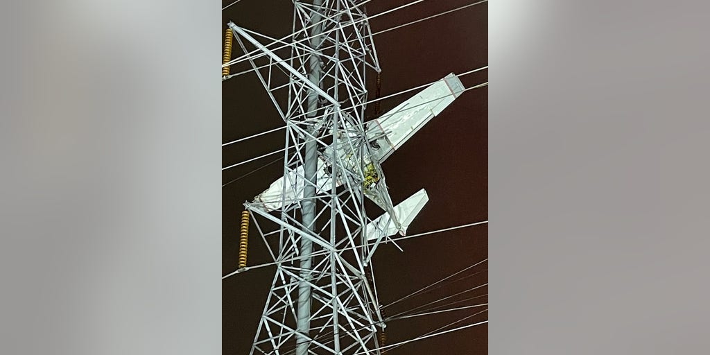 Montgomery-County-Plane-Powerlines-close