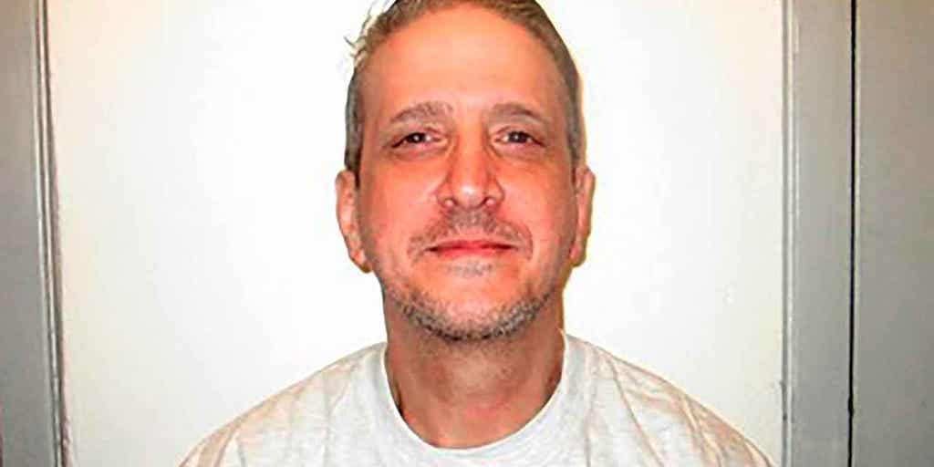 Oklahoma Gov. Kevin Stitt grants temporary reprieve for death row inmate Richard Glossip - Vimarsana News