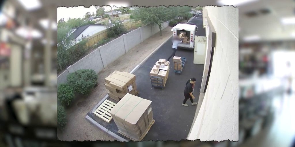 Video shows Arizona Postal worker flinging packages of vinyl records into mail truck - Vimarsana News