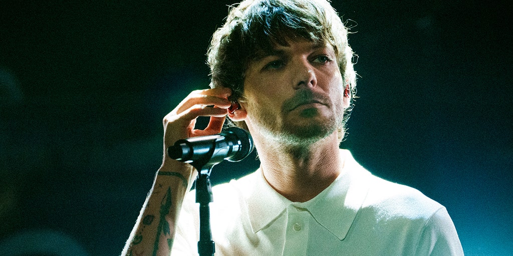 16 Louis Tomlinson Facts of the Accomplished Singer and Songwriter 