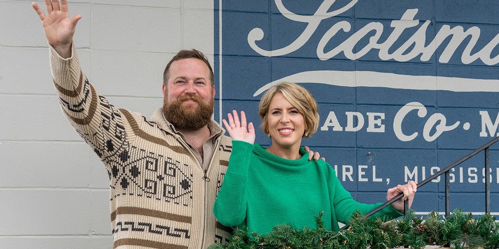 HGTV stars Ben and Erin Napier detail their acting debut in 'A Christmas Open House': 'It felt crazy' - Vimarsana News