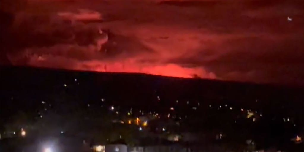 Hawaii's Mauna Loa, world's largest active volcano, starts to erupt for first time in nearly four decades - Vimarsana News