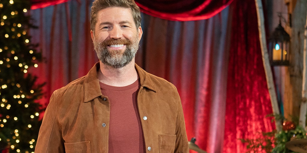Josh Turner on faith, holiday traditions and his Christmas special 'King Size Manger' - Vimarsana News