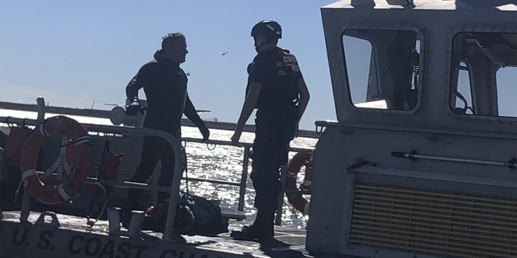 Texas kite surfer rescued while clinging to wooden debris off Gulf Coast - Vimarsana News