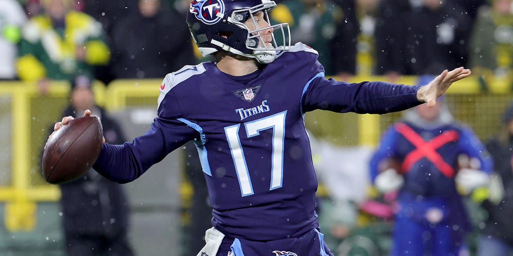 Tennessee Titans 27-17 Green Bay Packers: Ryan Tannehill and Derrick Henry  star as Packers suffer sixth loss in seven, NFL News