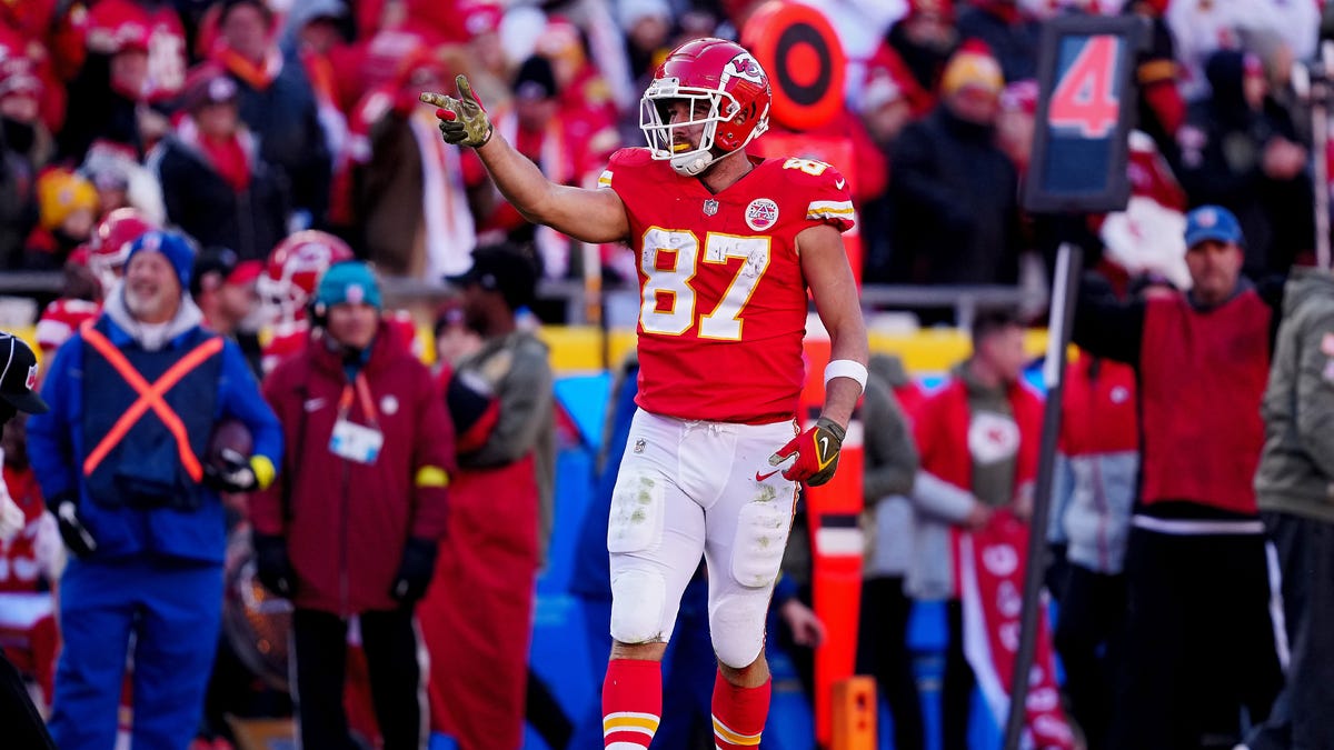 Travis Kelce points for first down