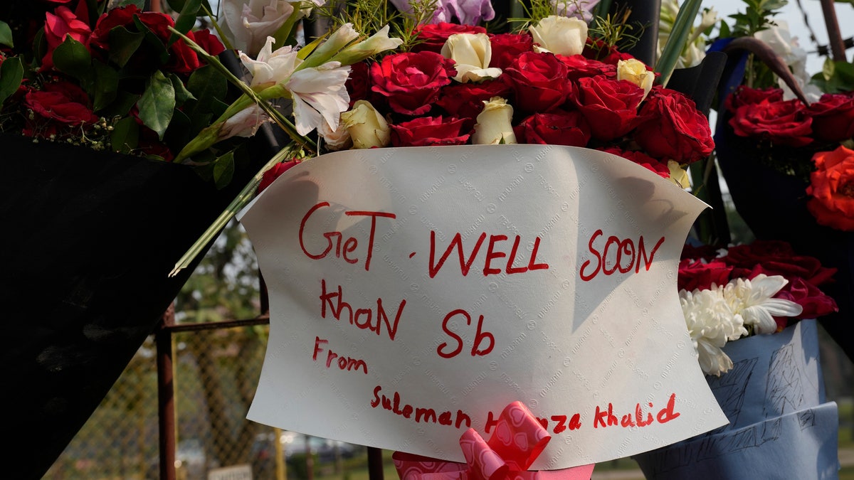 Get well soon message with flowers