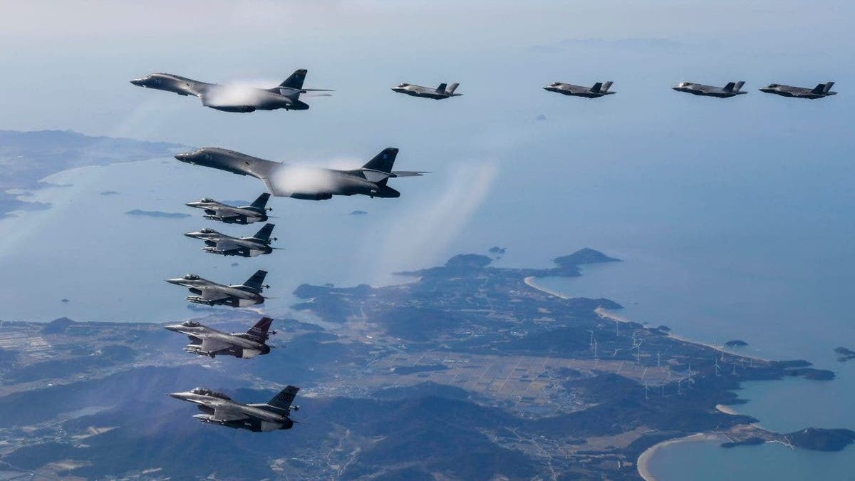 US supersonic bomber