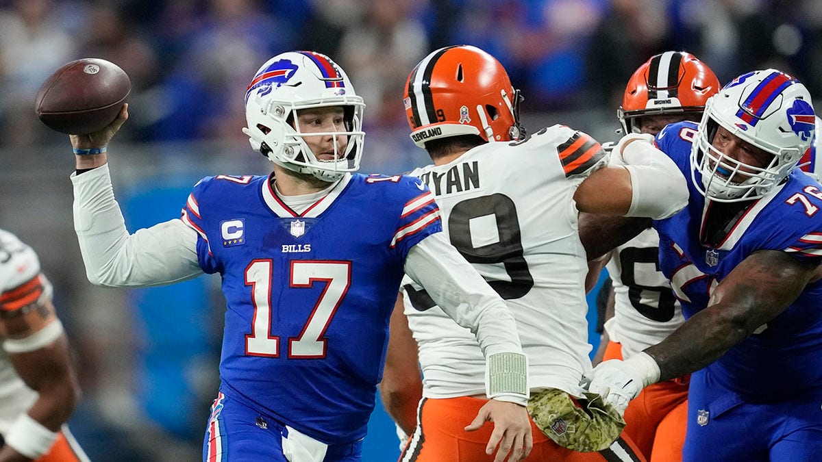 Josh Allen throws a pass vs the Browns