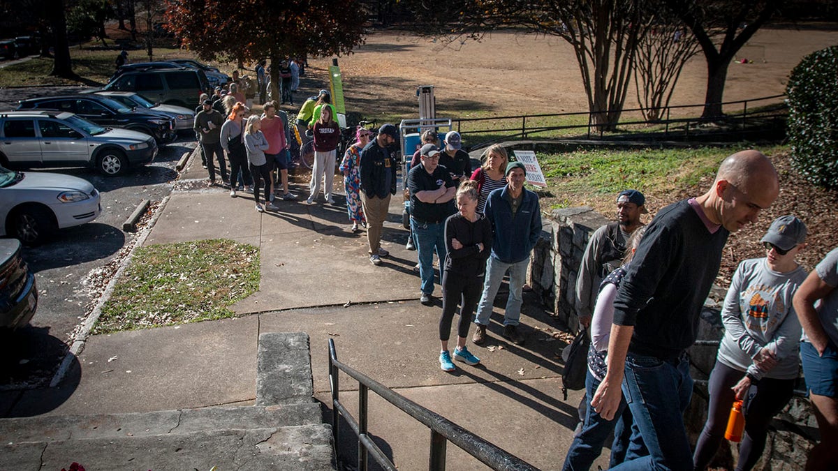 Georgia voters line up for runoff