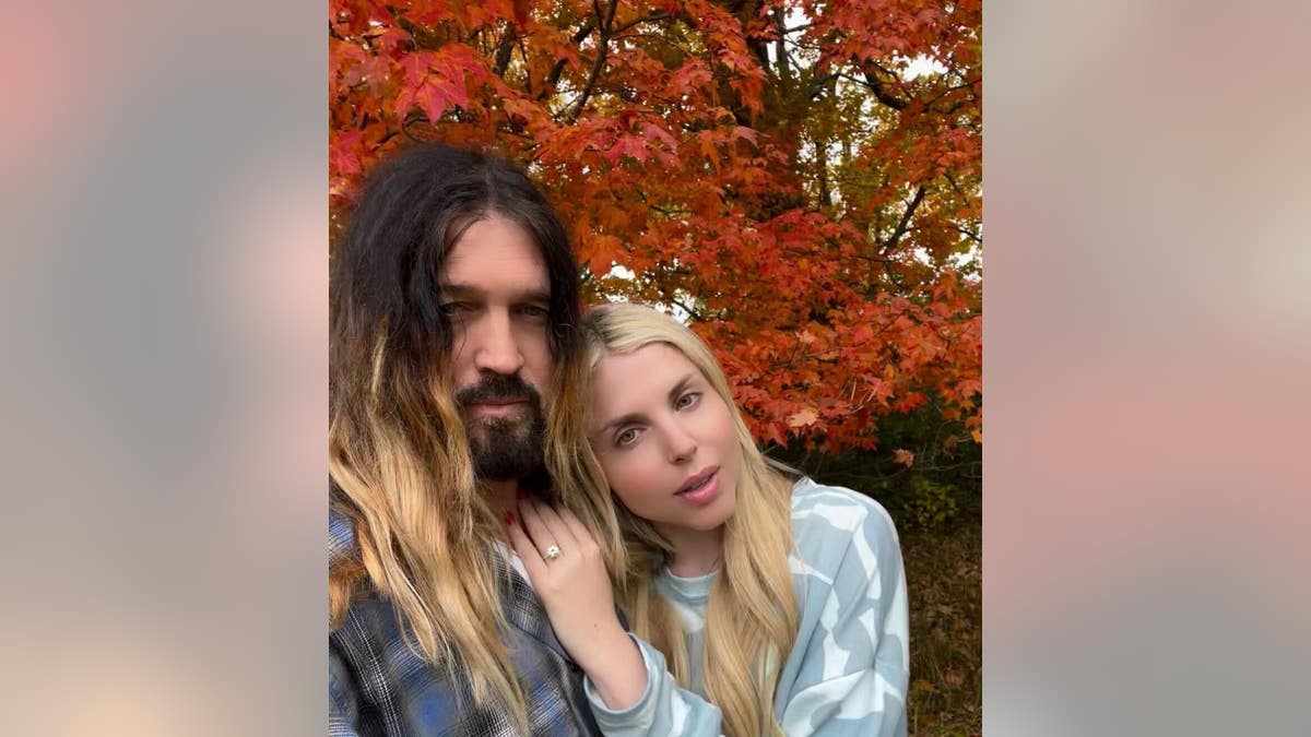 Billy Ray Cyrus and Firerose take a selfie