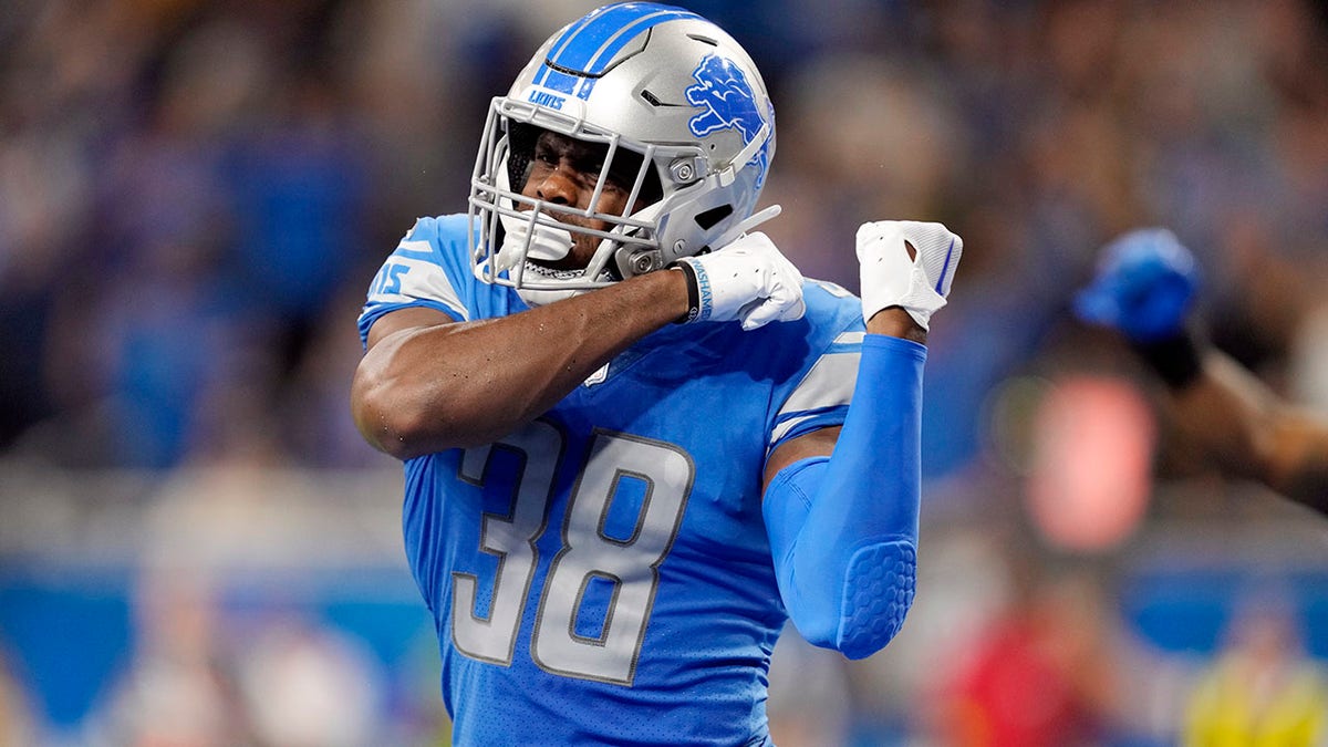 Packers fall to Lions, 15-9, for fifth straight loss