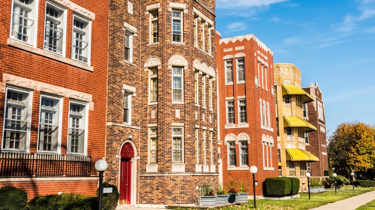 Edwardian apartments in Calumet Heights