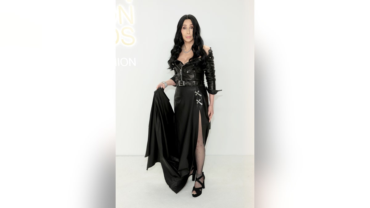 Cher rocked all-leather ensemble at CFDAs