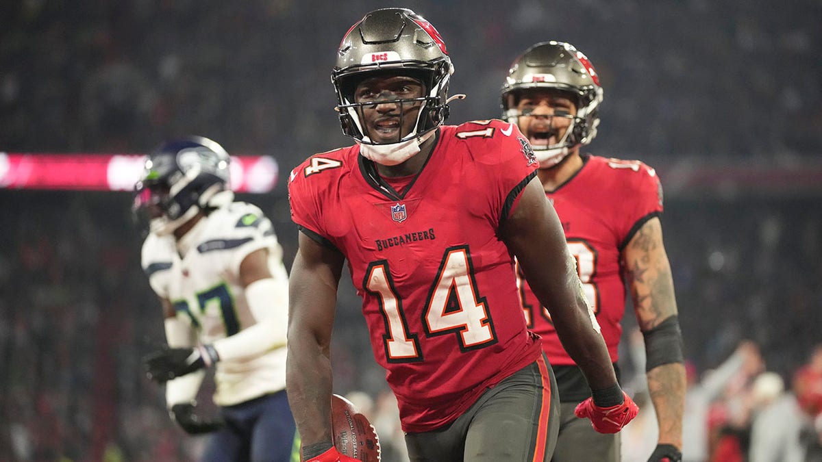 Tampa Bay Buccaneers play Seattle Seahawks on Sunday in Germany