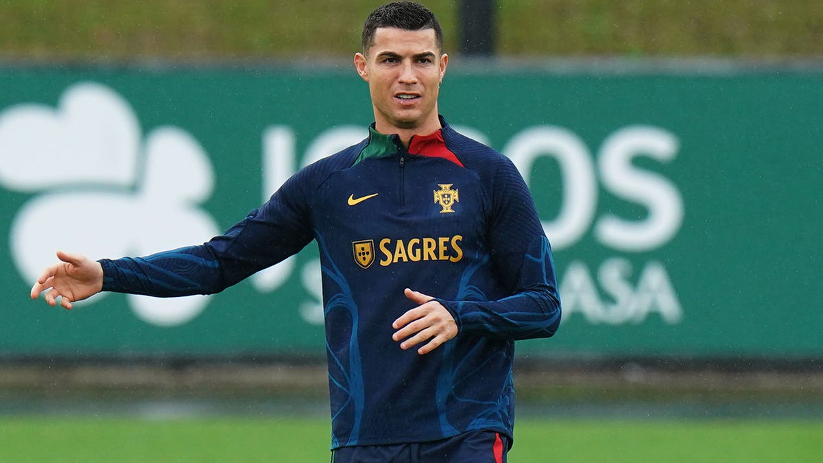 Cristiano Ronaldo trains