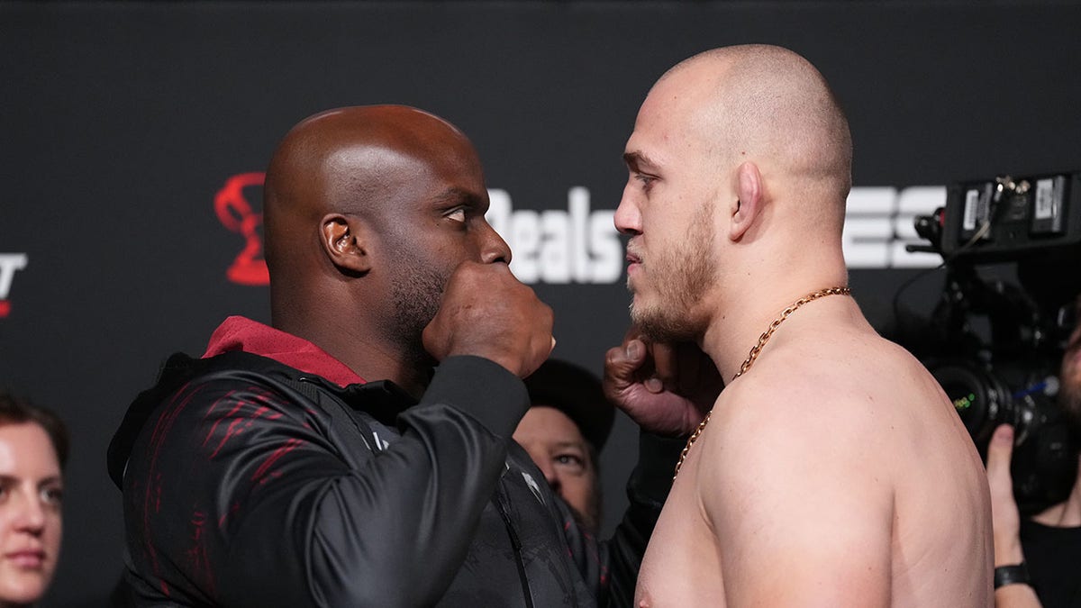 Derrick Lewis and his opponent face off