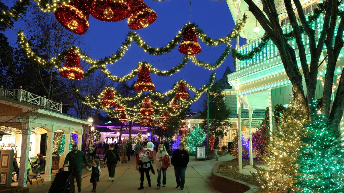 Dollywood Christmas lights on full display