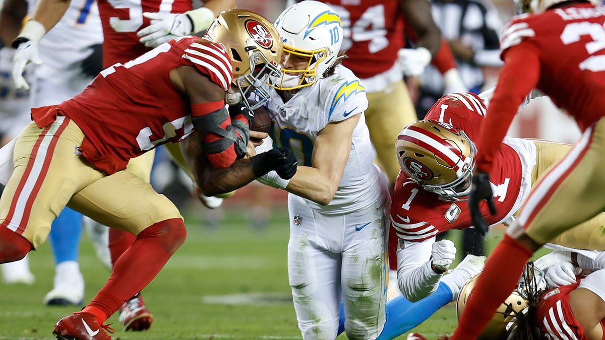 San Francisco 49ers linebacker Dre Greenlaw (57) during an NFL football  game against the New Orleans Saints in Santa Clara, Calif., Sunday, Nov.  27, 2022. (AP Photo/Godofredo A. Vásquez Stock Photo - Alamy