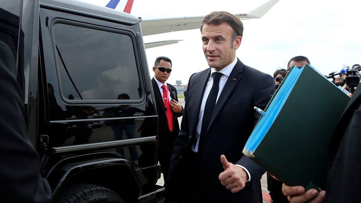 Macron in Bali