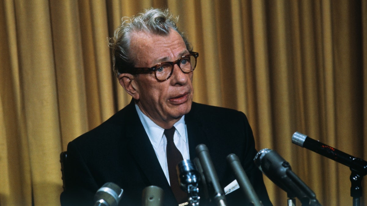 Sen. Everett Dirsken speaking to press in 1966