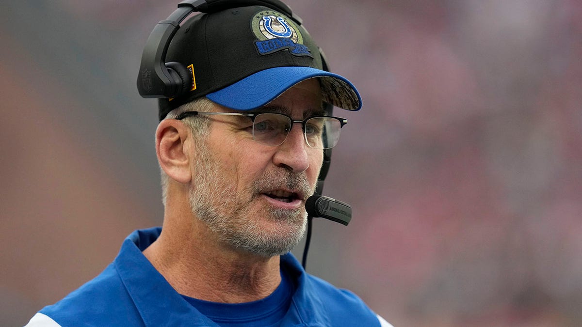 Frank Reich coaches against the Patriots