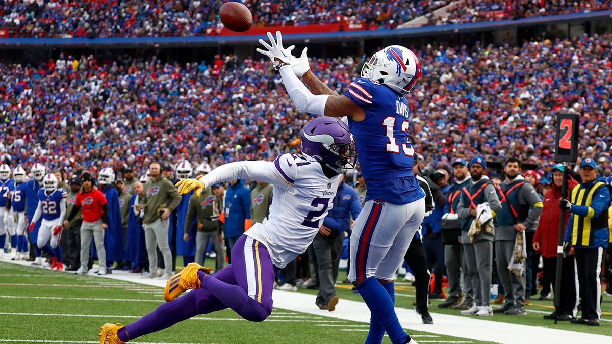 NFL: Bills' catch vs Vikings should have been overturned