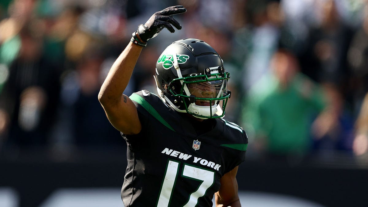 Garrett Wilson Commits to No. 17 for 2023 - Sports Illustrated New York Jets  News, Analysis and More