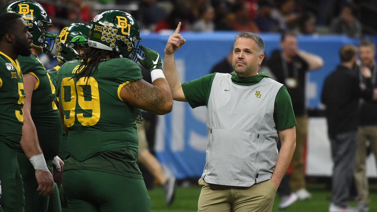 Matt Rhule talks to his Baylor players