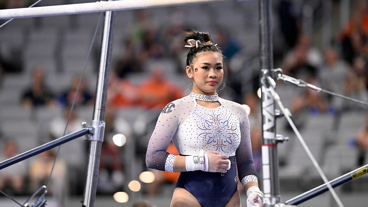 US Olympic Gold Gymnast Suni Lee Says She Gained 45 Pounds From Kidney ...